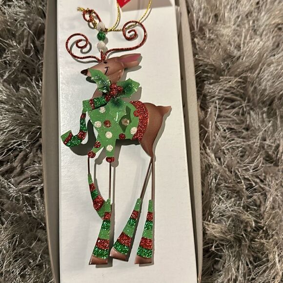 Burton & Burton Christmas Reindeer Ornament NEW - Picture 2 of 3